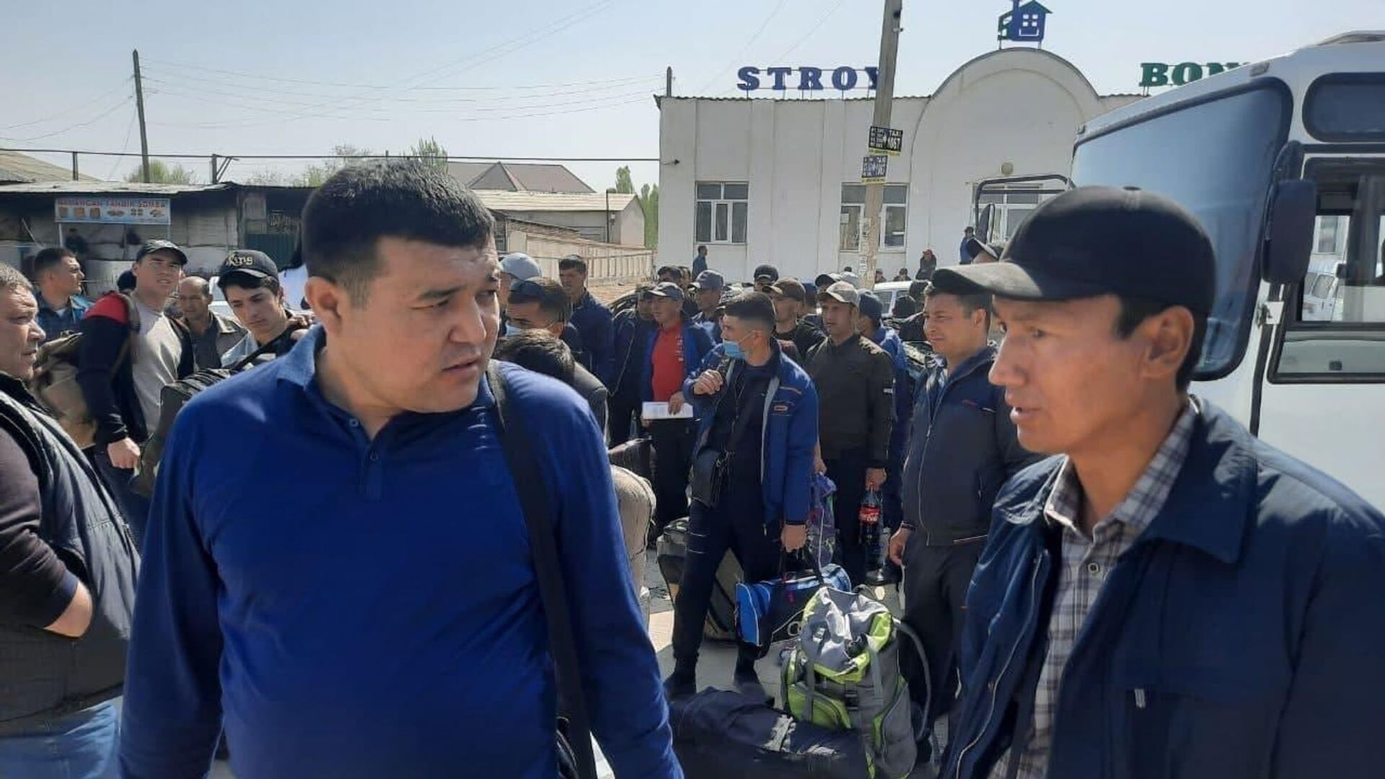 Прием на работу граждан Киргизии, пошаговая инструкция, образец трудового договора